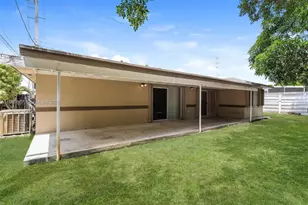 809 SW 8th Ave, Hallandale Beach, FL 33009 - Photo 15