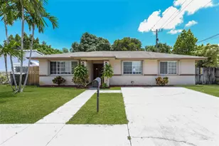 809 SW 8th Ave, Hallandale Beach, FL 33009 - Photo 1