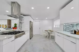 200 N Hibiscus Dr, Miami Beach, FL 33139 - Photo 19