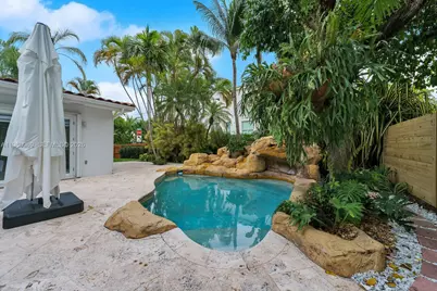 200 N Hibiscus Dr, Miami Beach, FL 33139 - Photo 33