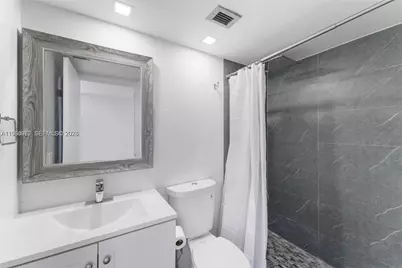 17890 W Dixie Hwy #501, North Miami Beach, FL 33160 - Photo 13