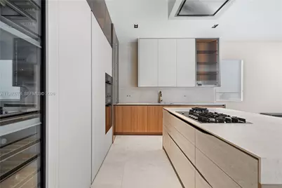 7453 NW 100th Ct, Doral, FL 33178 - Photo 17