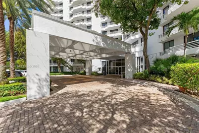 3300 NE 192nd St #1611, Aventura, FL 33180 - Photo 3