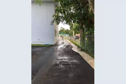 10231 SW 176th St, Miami, FL 33157 - Photo 3