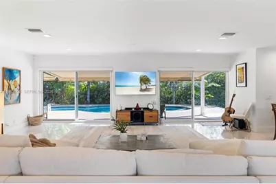 1014 Jefferson St, Hollywood, FL 33019 - Photo 9