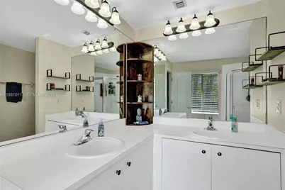 4726 NW 59th Mnr, Coconut Creek, FL 33073 - Photo 17
