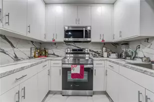 1570 NE 9th St, Homestead, FL 33033 - Photo 9