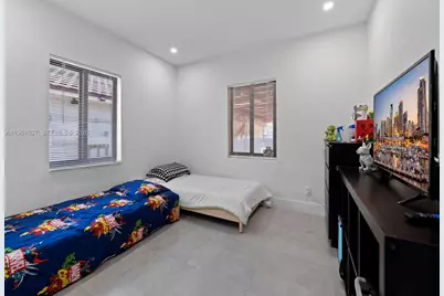 252 E 36th St, Hialeah, FL 33013 - Photo 17