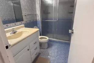 3675 N Country Club Dr, Aventura, FL 33180 - Photo 17