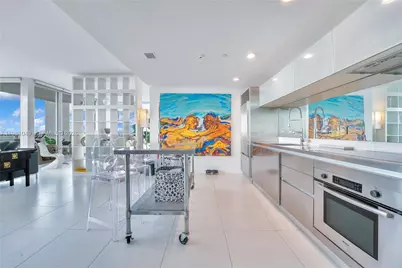 1040 Biscayne Blvd #3306, Miami, FL 33132 - Photo 9