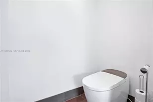 1040 Biscayne Blvd, Miami, FL 33132 - Photo 15