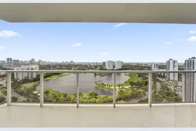 20281 E Country Club Dr #2209, Aventura, FL 33180 - Photo 3