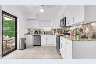 151 SE 9th Ct, Pompano Beach, FL 33060 - Photo 11