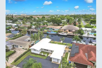 151 SE 9th Ct, Pompano Beach, FL 33060 - Photo 27