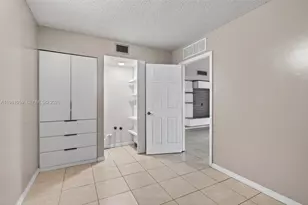 8065 SW 107th Ave, Miami, FL 33173 - Photo 13