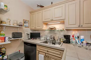 7403 SW 82nd St, Miami, FL 33143 - Photo 21