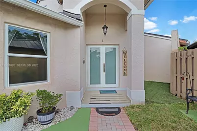 8070 SW 157th Pl, Miami, FL 33193 - Photo 3