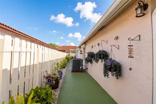 8070 SW 157th Pl, Miami, FL 33193 - Photo 23