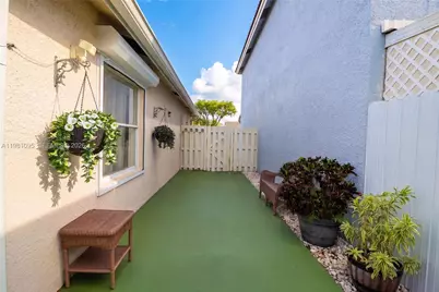 8070 SW 157th Pl, Miami, FL 33193 - Photo 21
