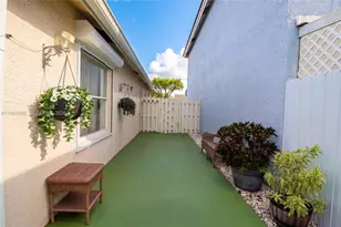 8070 SW 157th Pl, Miami, FL 33193 - Photo 21