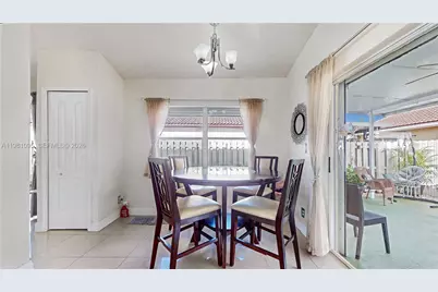 8070 SW 157th Pl, Miami, FL 33193 - Photo 9