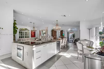 11262 NW 59th Ter, Doral, FL 33178 - Photo 9