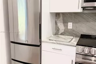 6815 Edgewater Dr, Coral Gables, FL 33133 - Photo 5