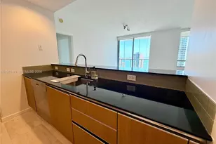 1050 Brickell Ave, Miami, FL 33131 - Photo 9