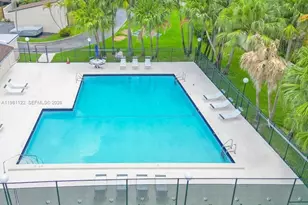 10818 SW 72nd St, Miami, FL 33173 - Photo 27