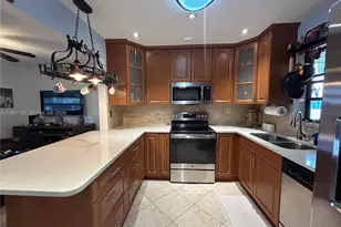 10818 SW 72nd St, Miami, FL 33173 - Photo 3