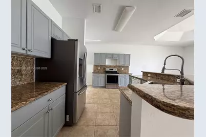 4045 NE 15th St, Homestead, FL 33033 - Photo 15