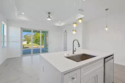 1105 SE 38 St, Cape Coral, FL 33904 - Photo 31