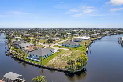 1105 SE 38 St, Cape Coral, FL 33904 - Photo 7