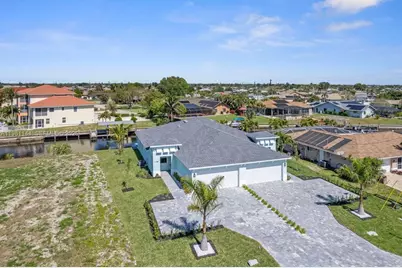 1105 SE 38 St, Cape Coral, FL 33904 - Photo 5