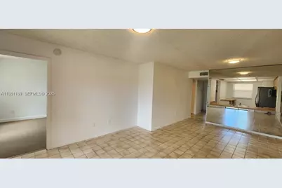 880 NE 207th Ter #104-10, Miami, FL 33179 - Photo 3