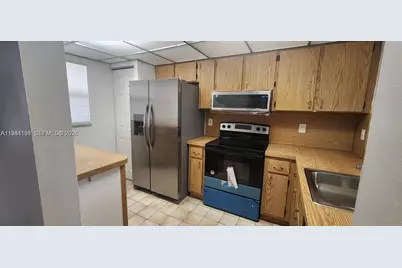 880 NE 207th Ter #104-10, Miami, FL 33179 - Photo 5