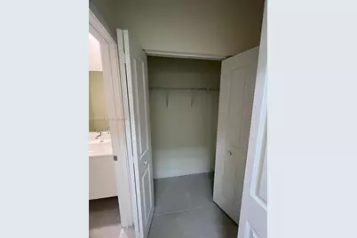 8001 NW 41st St #F-202, Doral, FL 33166 - Photo 17