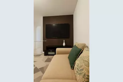 380 NE 37th Ter, Homestead, FL 33033 - Photo 3