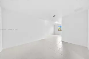 2310 SE 28th Dr, Homestead, FL 33035 - Photo 5