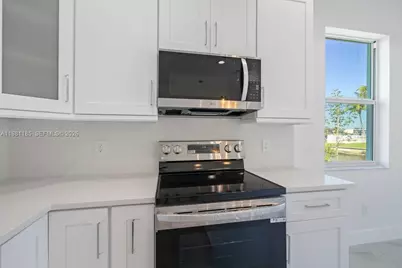 1107 SE 38 St, Cape Coral, FL 33904 - Photo 33