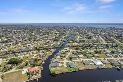 1107 SE 38 St, Cape Coral, FL 33904 - Photo 11