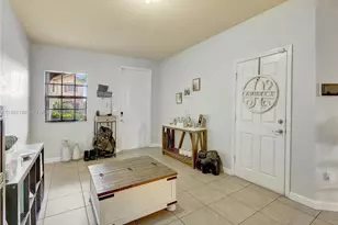 338 NE 37th Ave, Homestead, FL 33033 - Photo 3