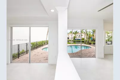 20729 NE 32nd Ave, Aventura, FL 33180 - Photo 7