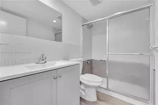 2060 NW 81st Ave, Pembroke Pines, FL 33024 - Photo 9