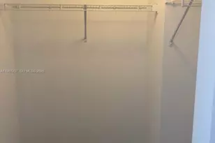 121 NE 34th St, Miami, FL 33137 - Photo 9