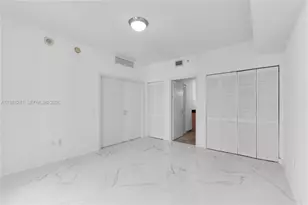 300 S Biscayne Bl, Miami, FL 33131 - Photo 11