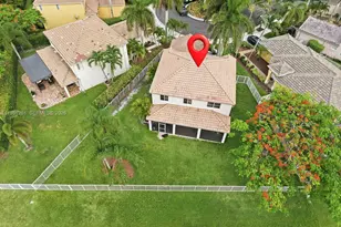 663 Live Oak Ln, Weston, FL 33327 - Photo 47