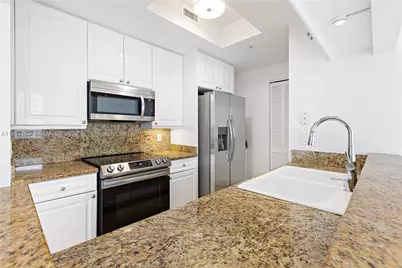 848 Brickell Key Dr #903, Miami, FL 33131 - Photo 11
