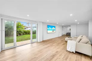 1960 NE 182nd St, North Miami Beach, FL 33162 - Photo 9