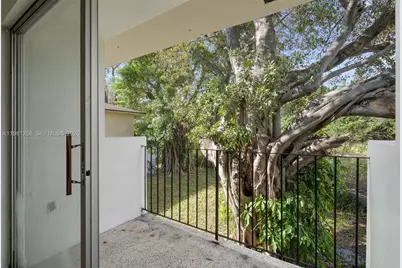 11330 Peachtree Dr, Miami, FL 33161 - Photo 11